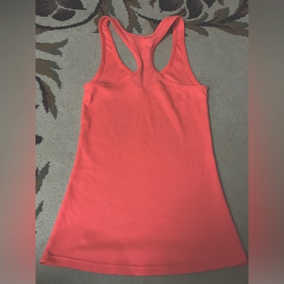 Under Armour Tank Top - Picture 3 of 3